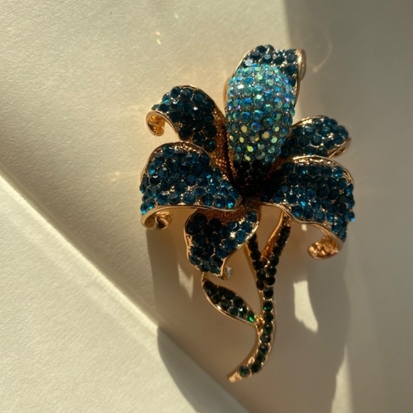 STUNNING flower pendant - Picture 12 of 14